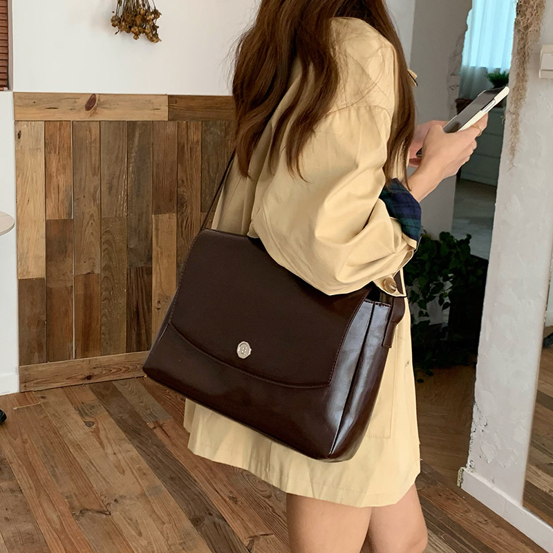 Luxury Bags Vintage - CGCBAG Vintage Lage kapasitesi askılı çanta